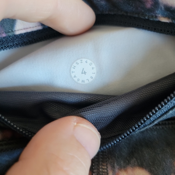 Lululemon Speed Up Crop *21" Frosted Rose Multi Size 4 EUC - Picture 6 of 8